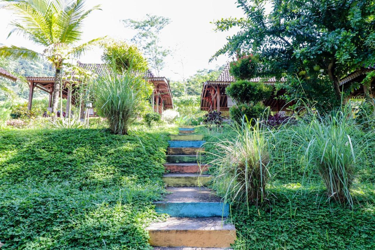 Hotel Balkondes Kenalan Magelang Exteriér fotografie