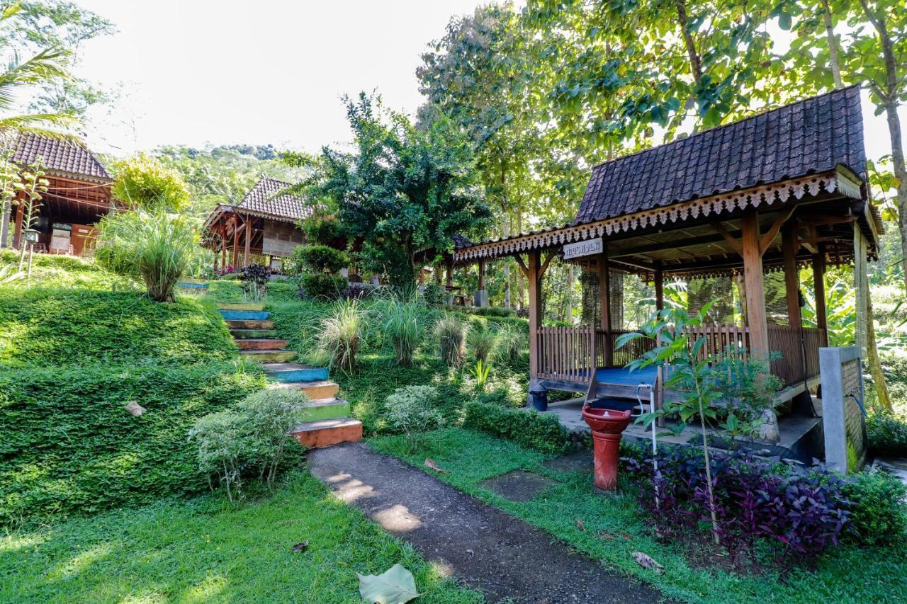 Hotel Balkondes Kenalan Magelang Exteriér fotografie